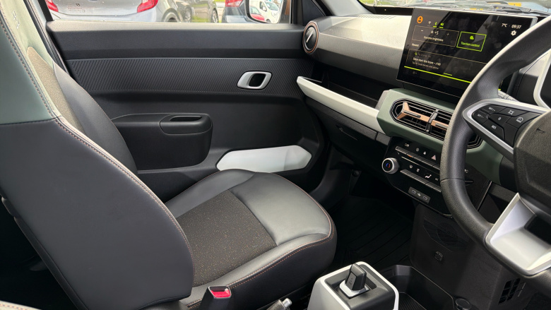 Dacia Spring 27kWh Extreme 65 48kW 5dr Auto Electric Hatchback